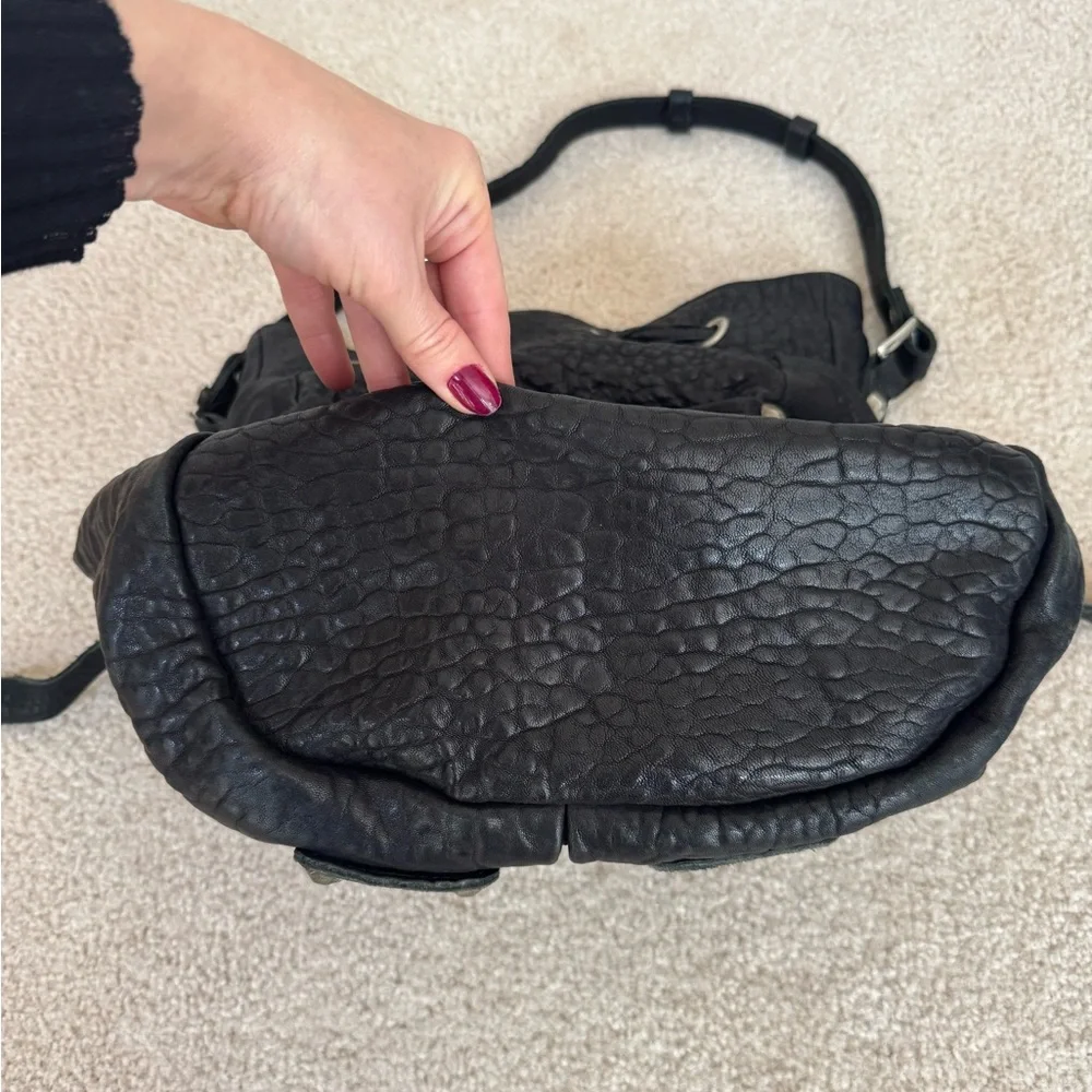 Tylie Malibu black pebbled leather shoulder hobo bag - Picture 7 of 16